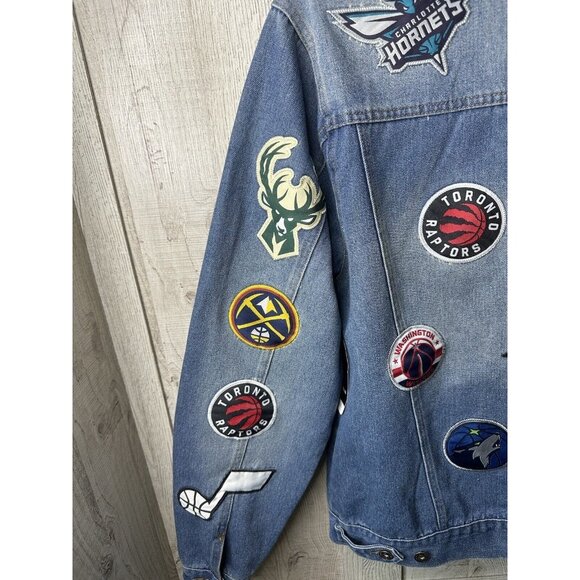 NBA Global Stores Mens Blue Denim Jacket Size Medium Team Stitched Logo Patches - Picture 5 of 14